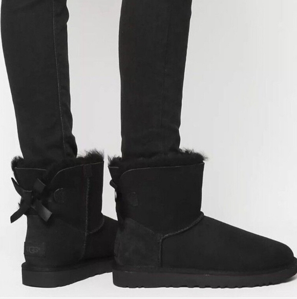 UGG Mini Bailey Bow II Boots Black Womens Size 9 - Picture 1 of 11